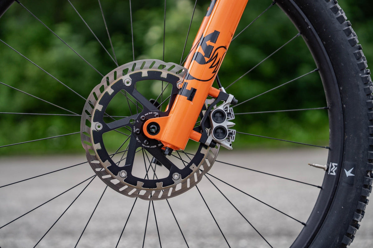 Magura Race Pro - vista lateral cilindro maestro