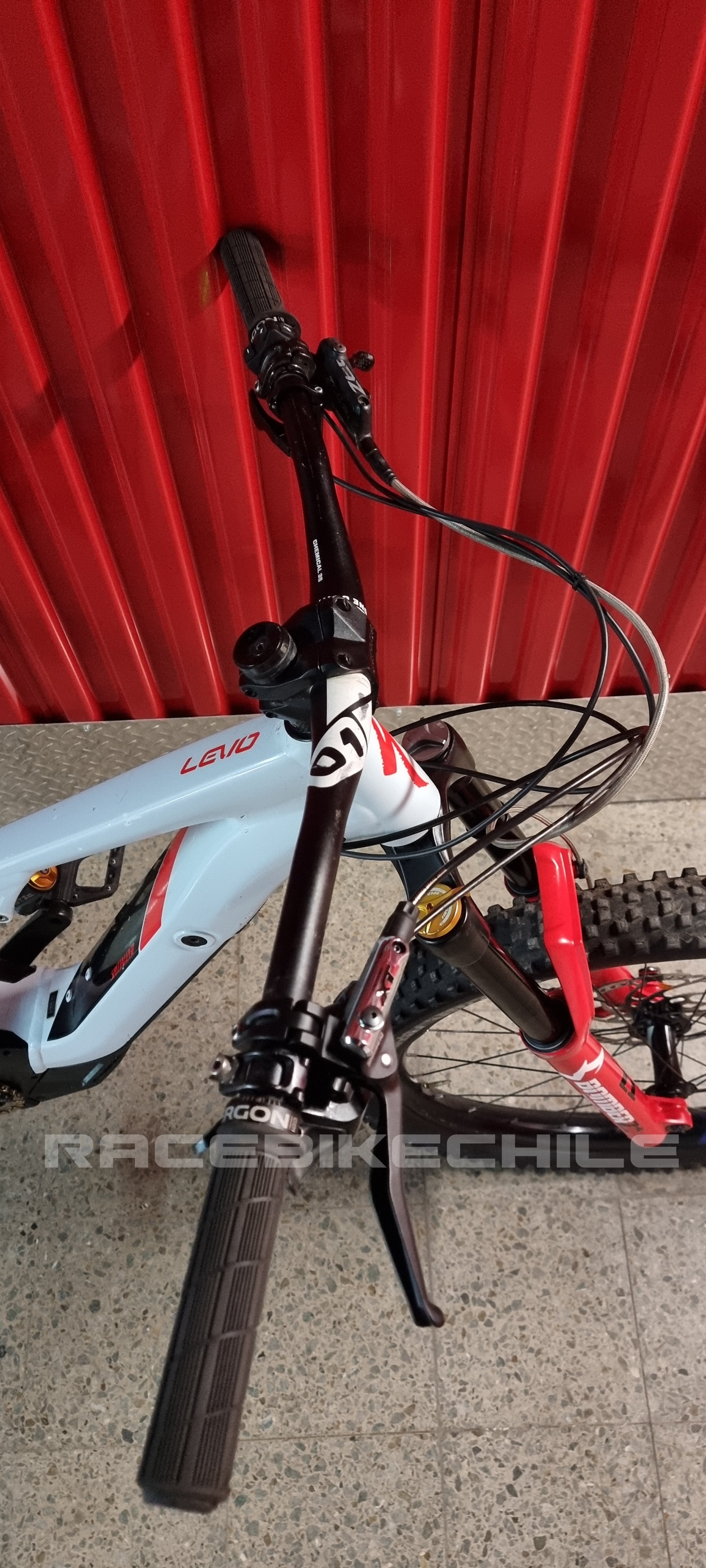 BICICLETA USADA SPECIALIZED TURBO LEVO 2018 6 FATTIE BLANCA TALLA L