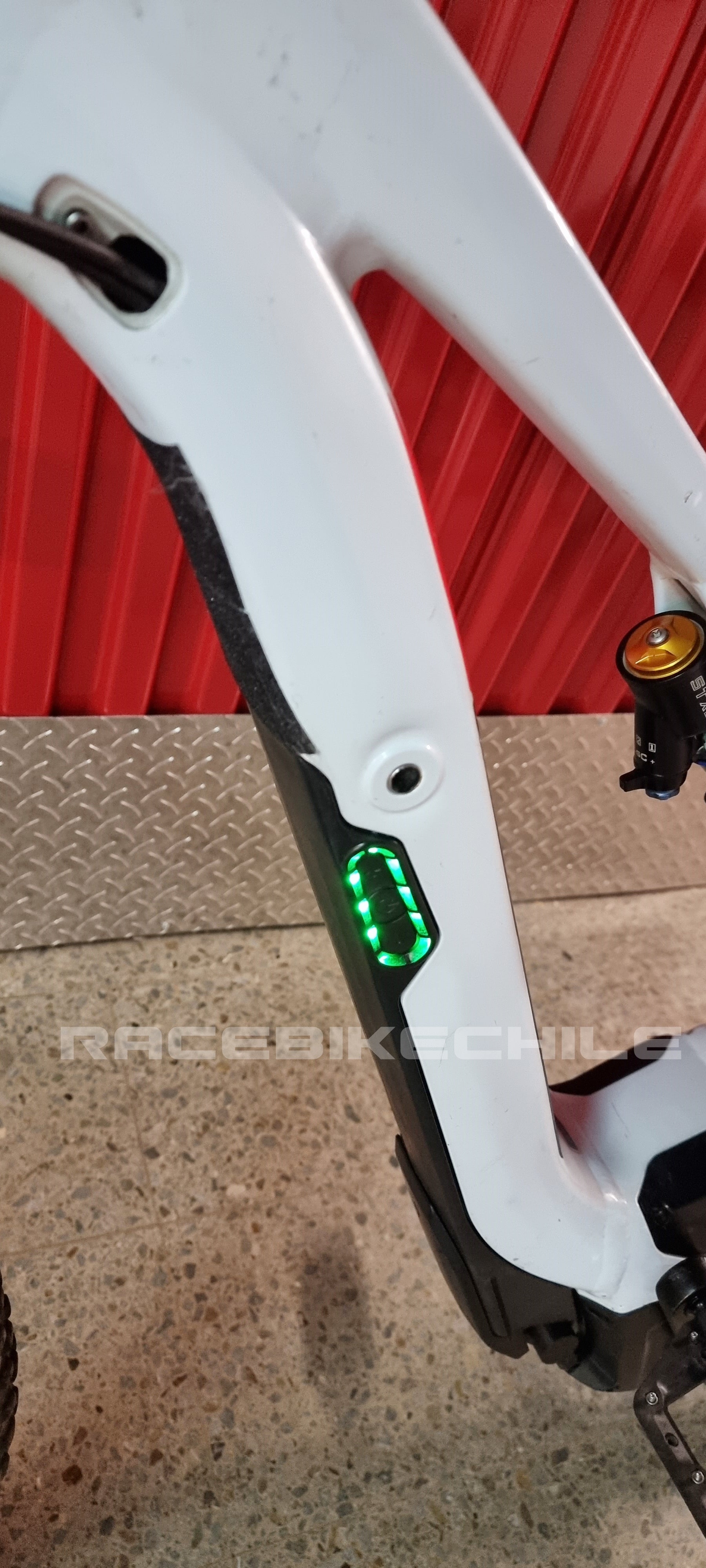 BICICLETA USADA SPECIALIZED TURBO LEVO 2018 6 FATTIE BLANCA TALLA L